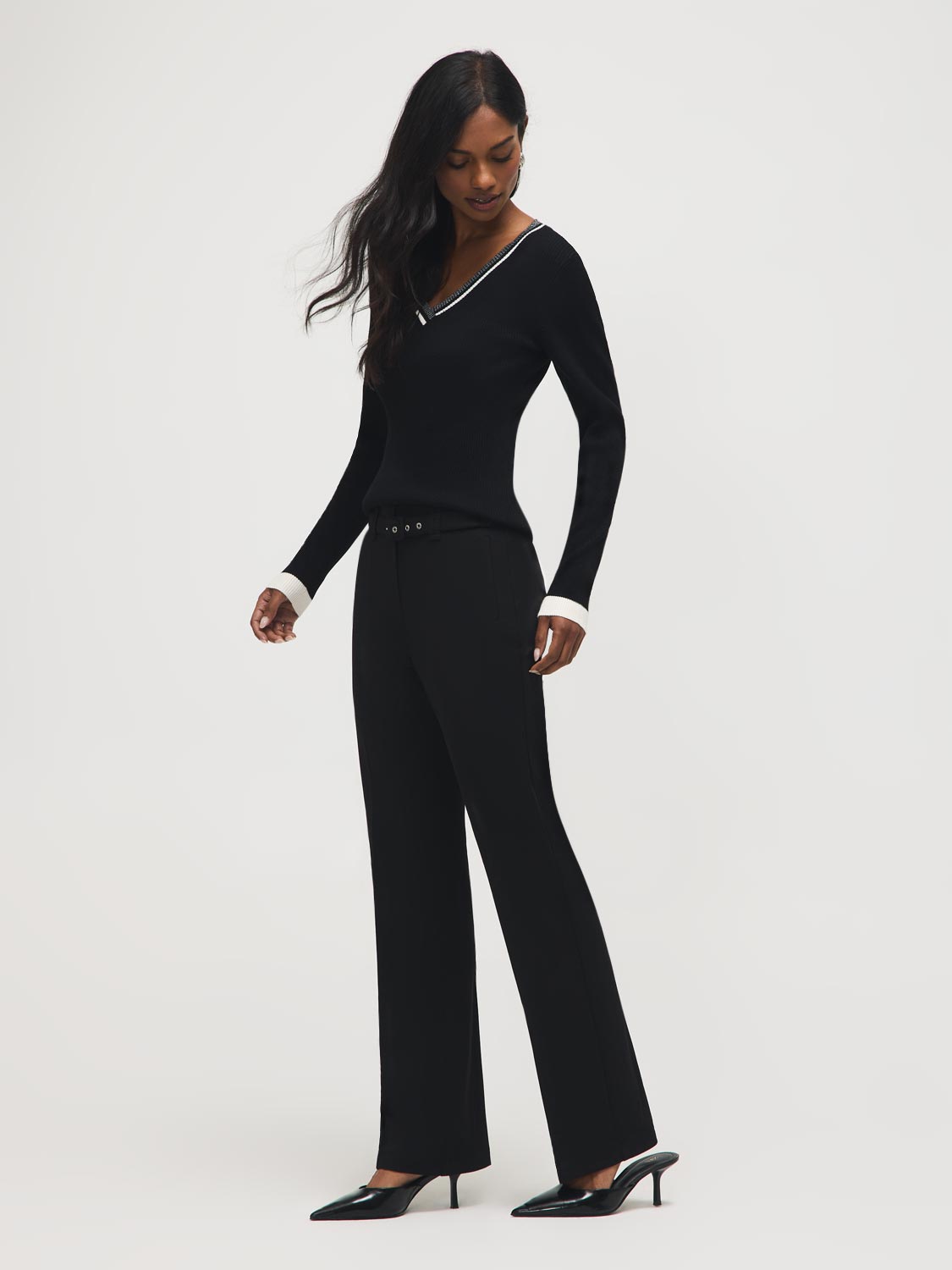 Pantalon évasé en crêpe ceinturé