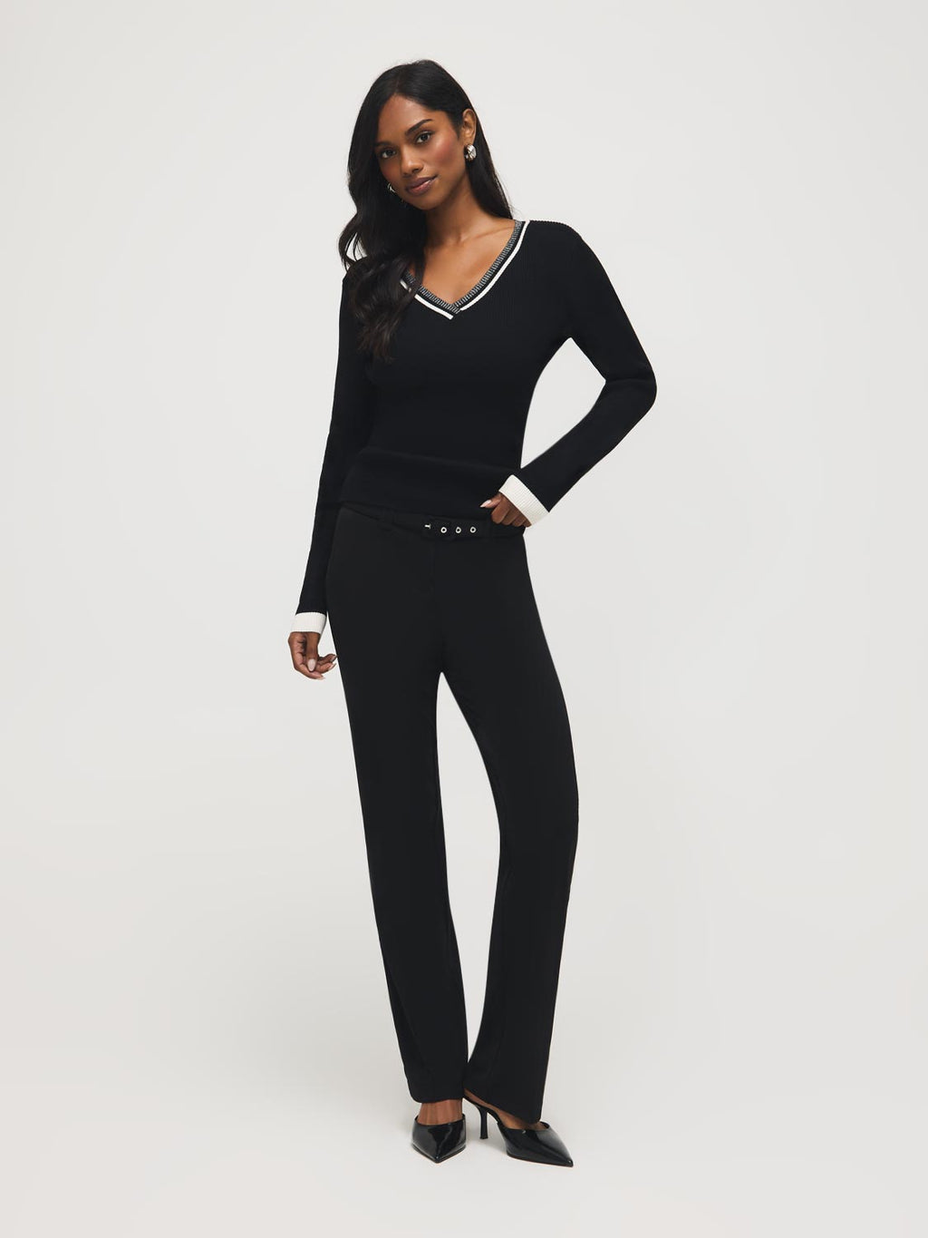 Pantalon évasé en crêpe ceinturé