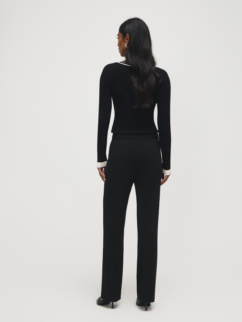Pantalon évasé en crêpe ceinturé