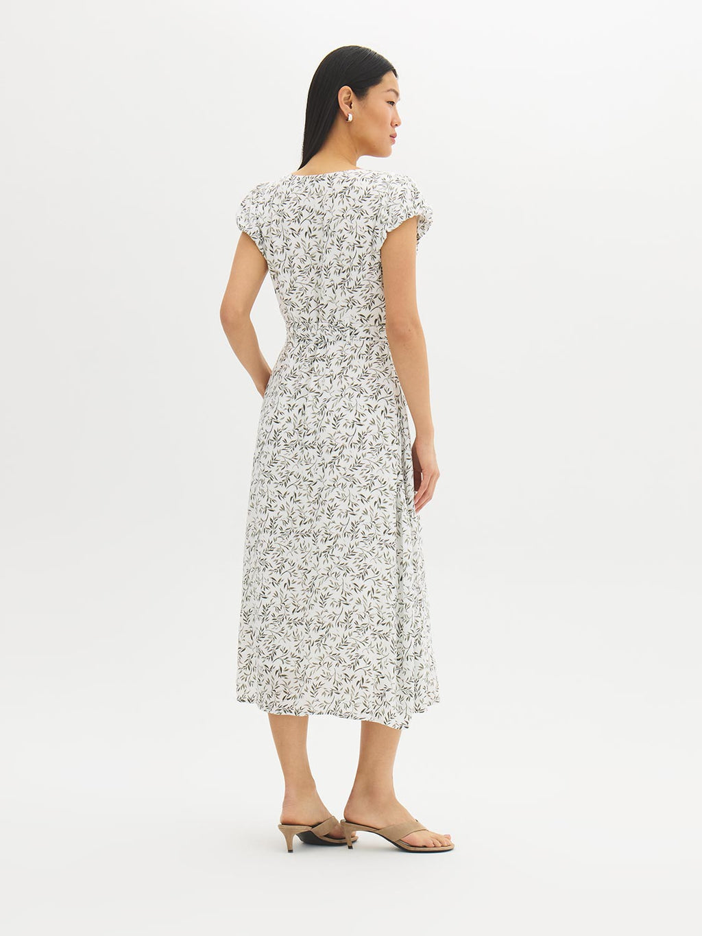 Robe mi-longue boutonnée à imprimé feuillage