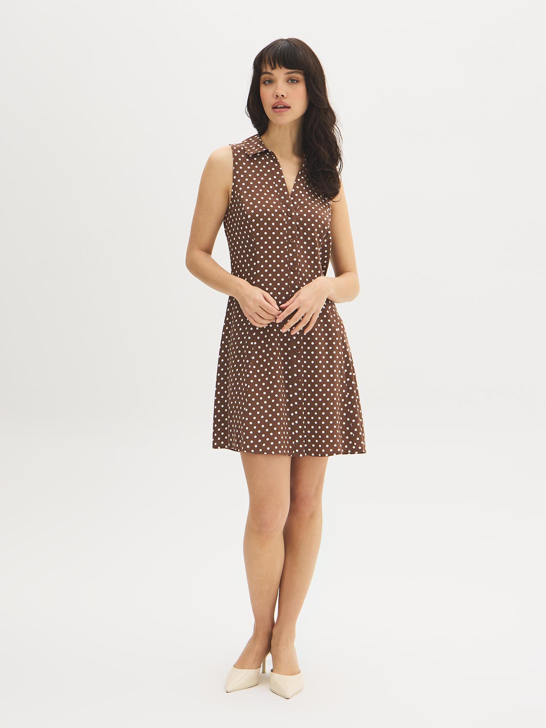 Robe chemise courte sans manches à pois
