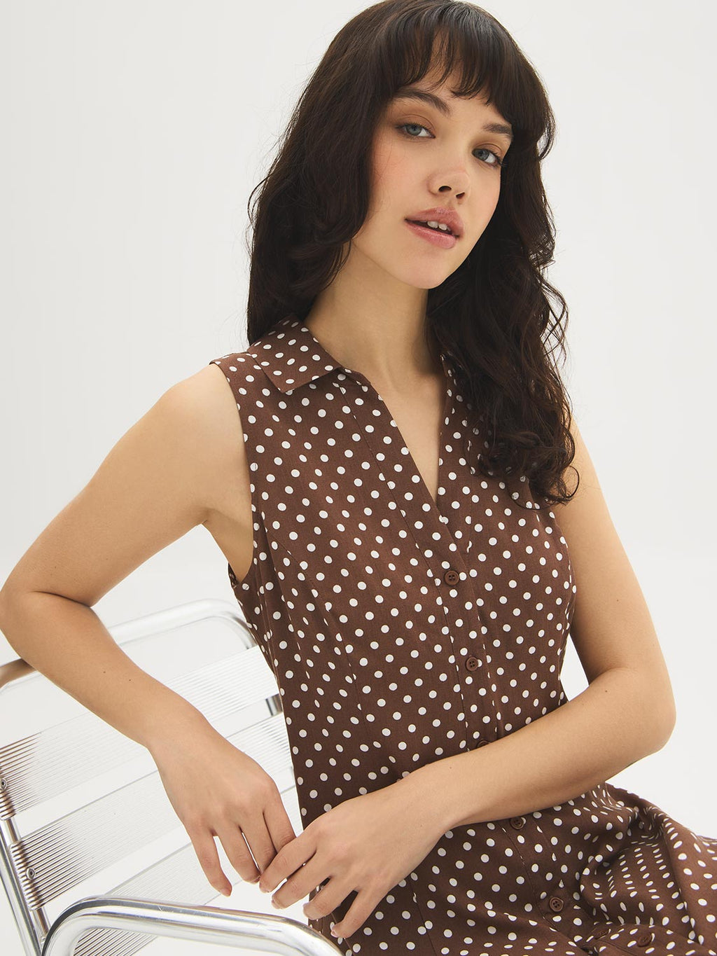 Robe chemise courte sans manches à pois