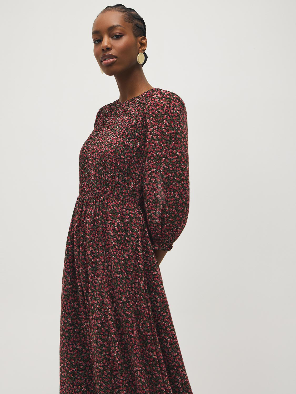 Robe midi en mousseline fleurie smockée