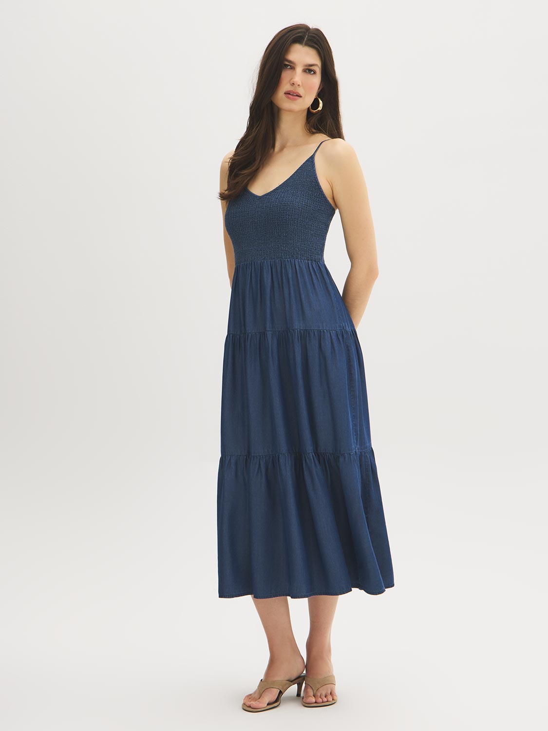 Robe midi en jean étagée smockée