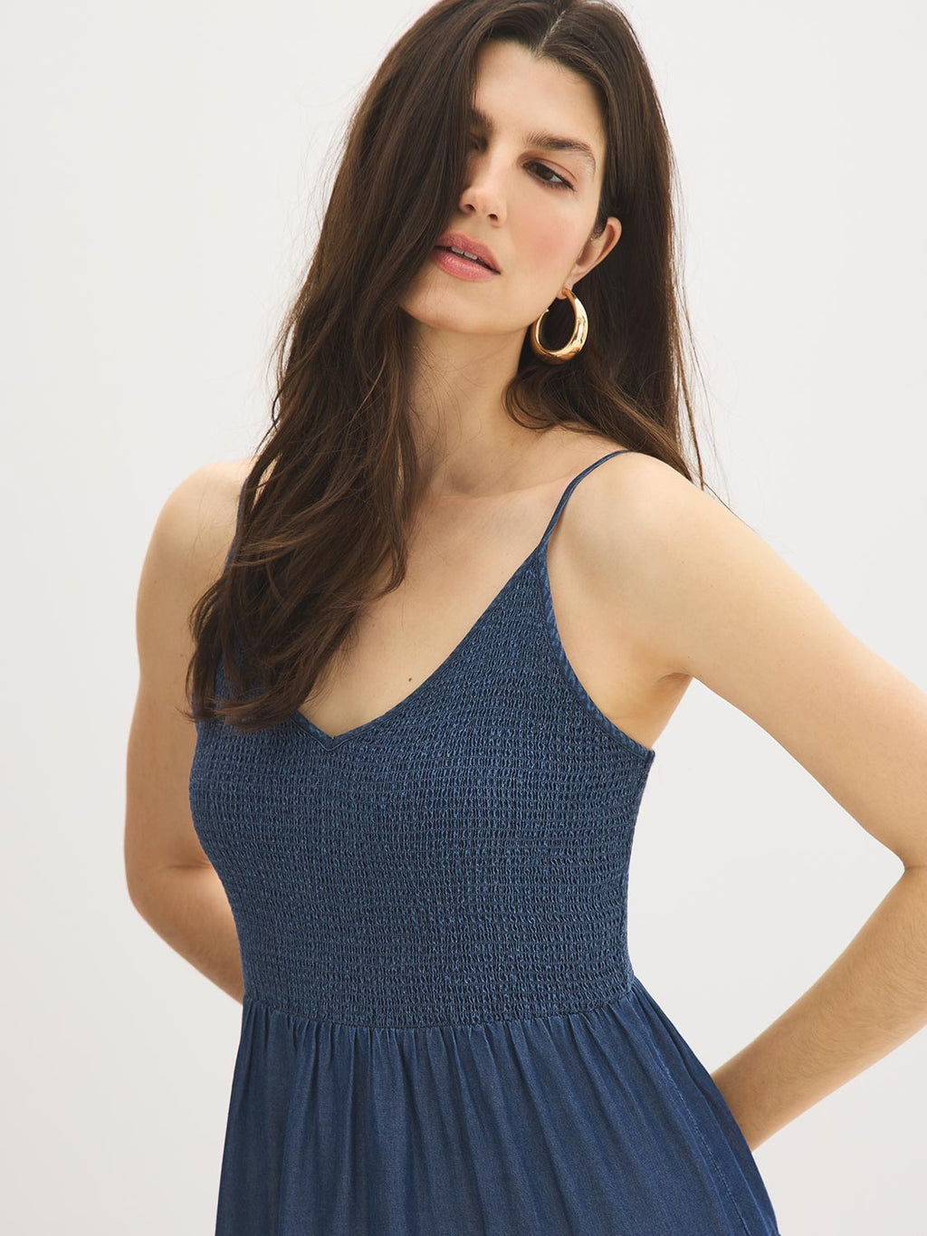 Robe midi en jean étagée smockée