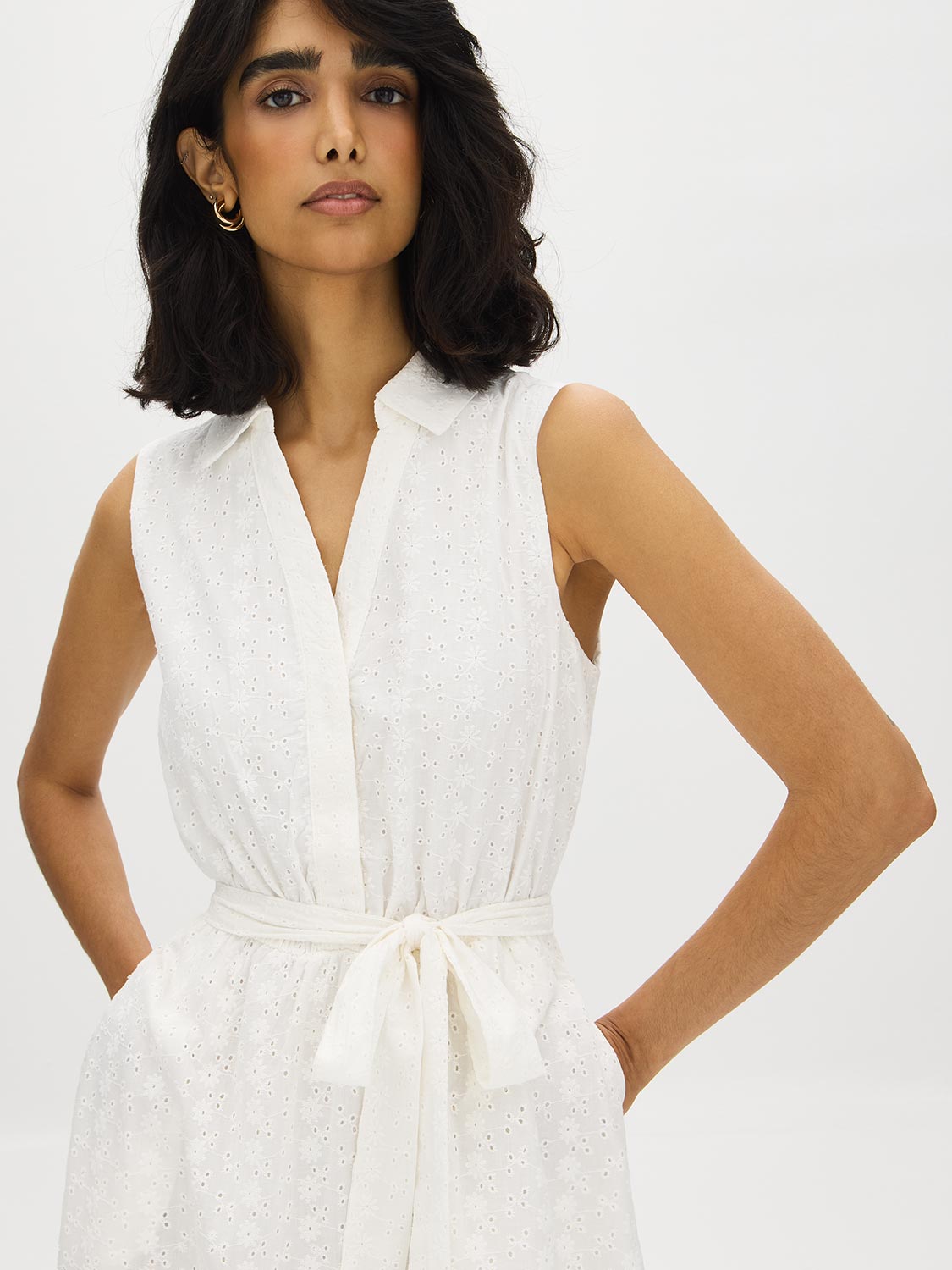 Robe midi en broderie anglaise
