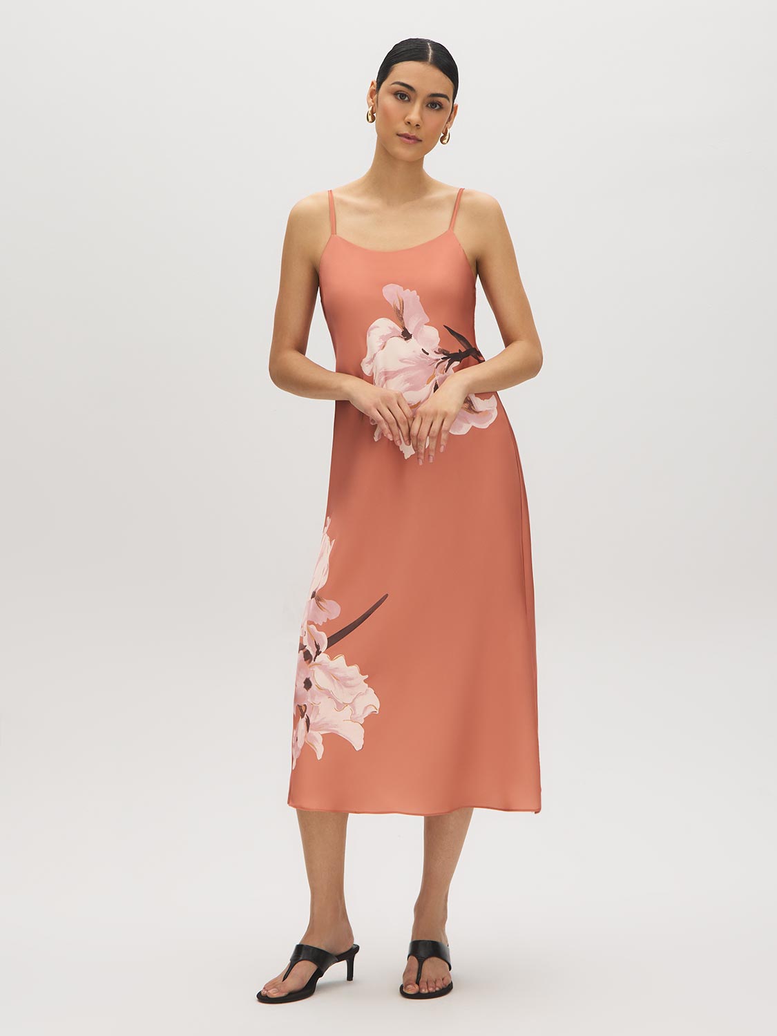 Robe nuisette à imprimé floral placé
