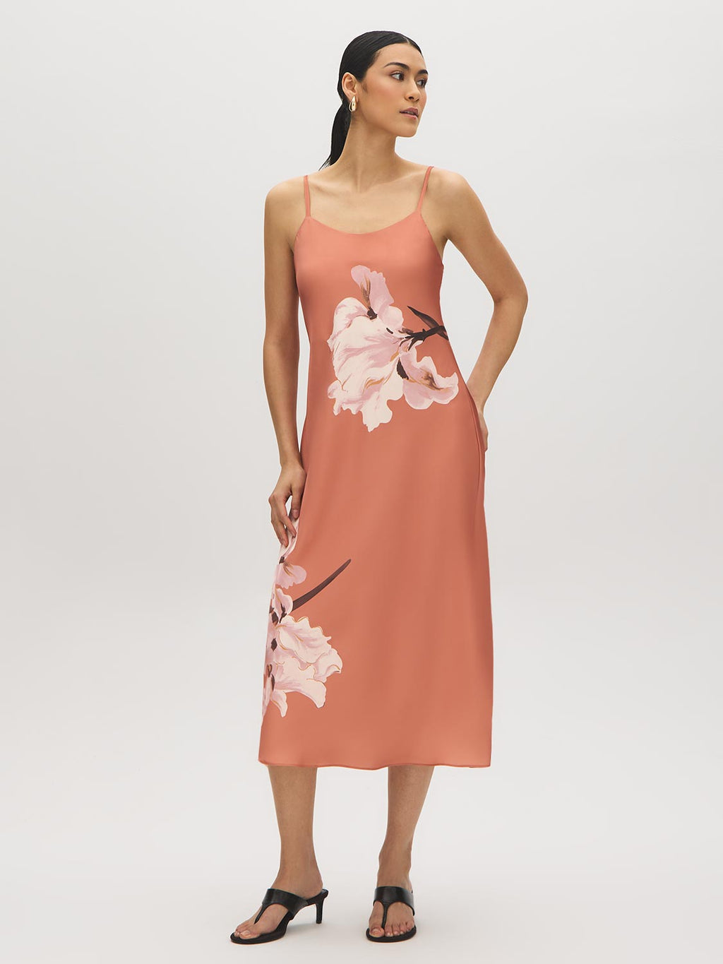 Robe nuisette à imprimé floral placé