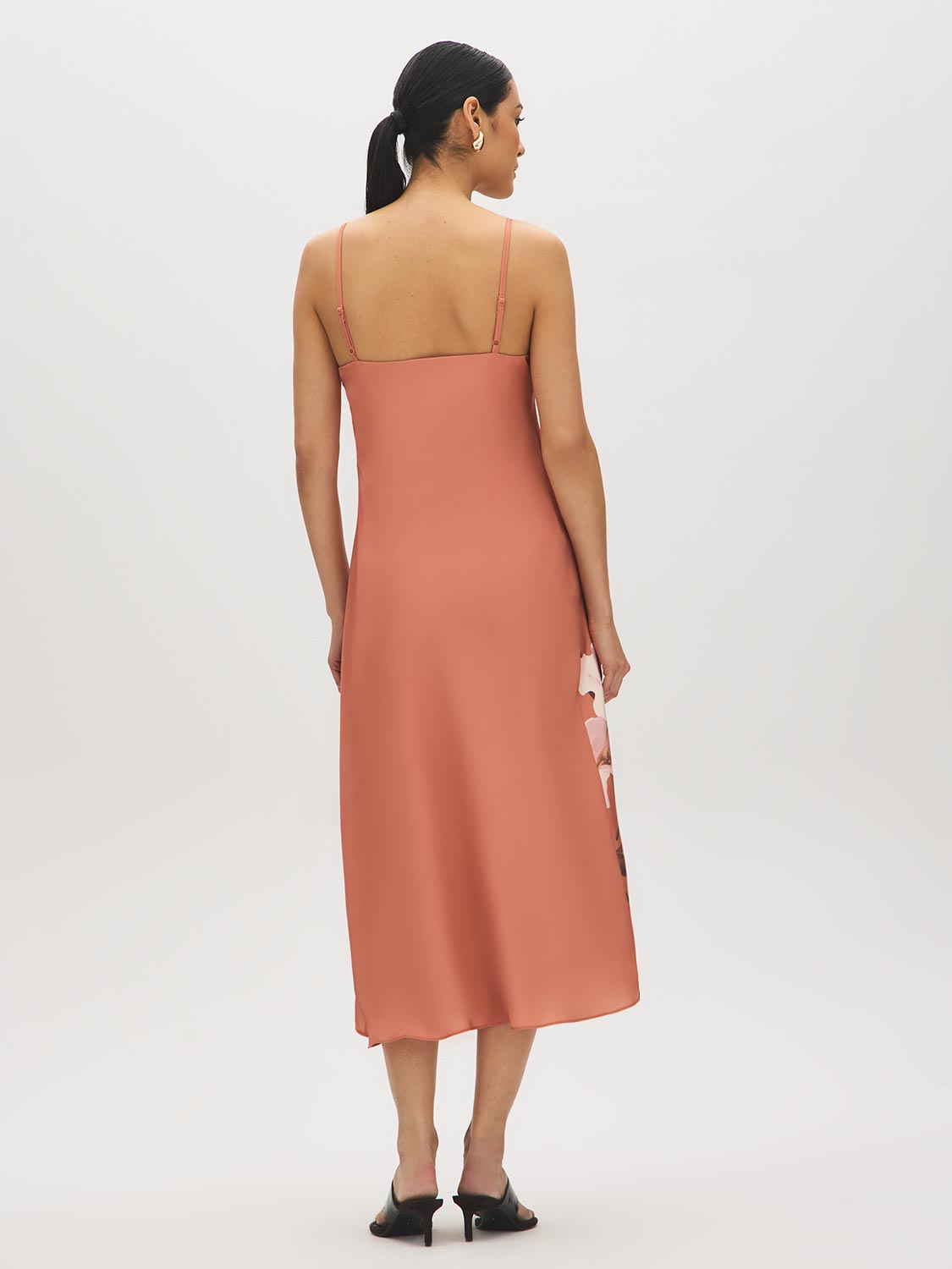 Robe nuisette à imprimé floral placé