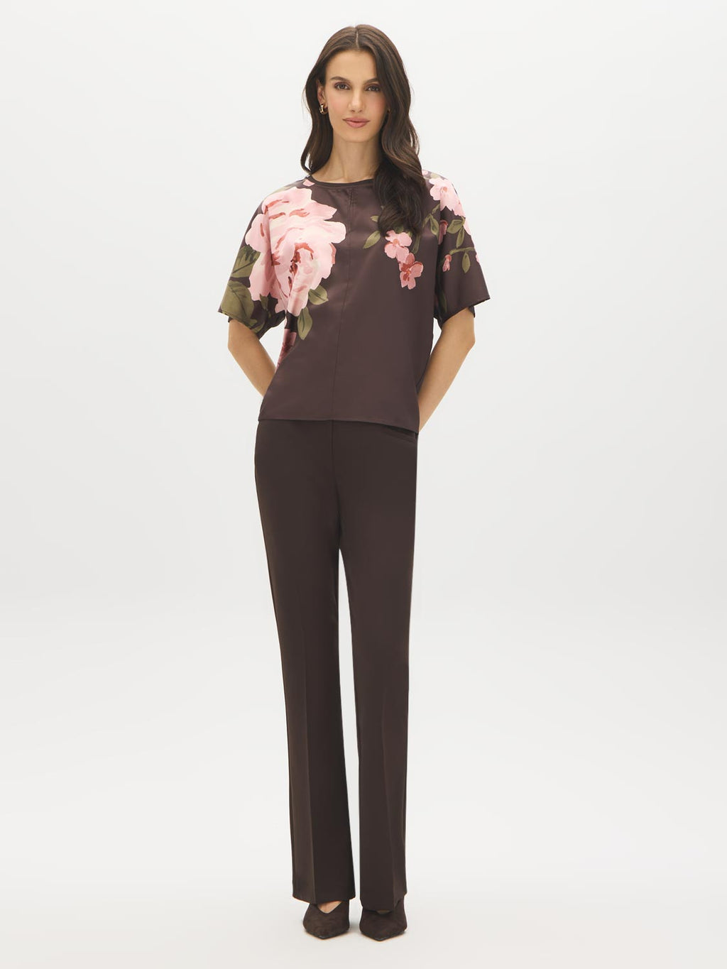 Haut à manches dolman en satin floral sur le devant