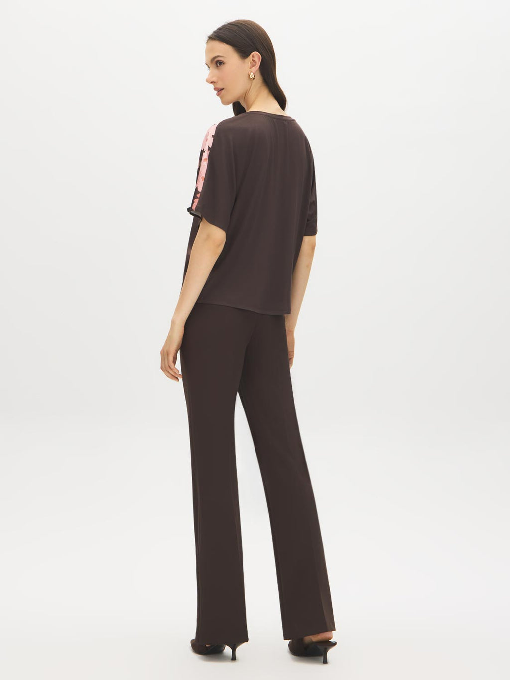 Haut à manches dolman en satin floral sur le devant
