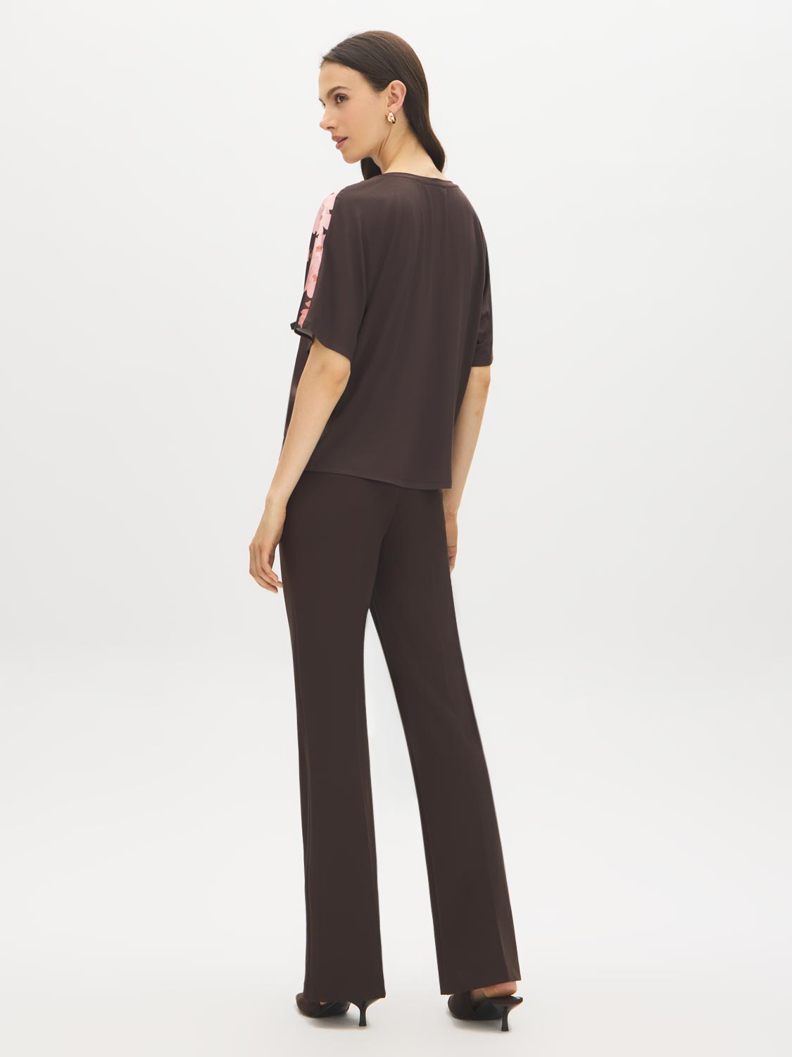 Haut à manches dolman en satin floral sur le devant