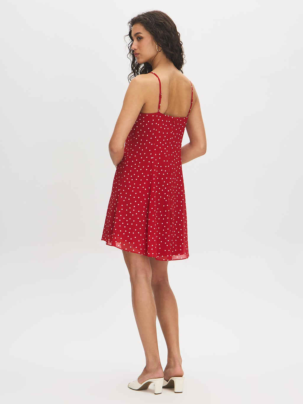 Robe courte en mousseline de soie à pois